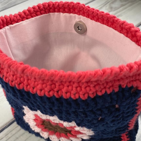 Crochet sunflower small crossbody bag, lined, handmade 6.5" pouch, phone bag - Picture 3 of 9